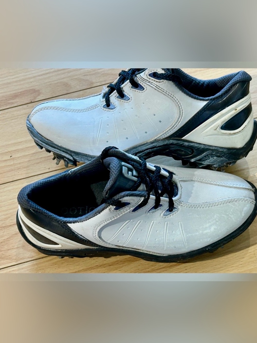 FOOTJOY youth size 1 golf cleats